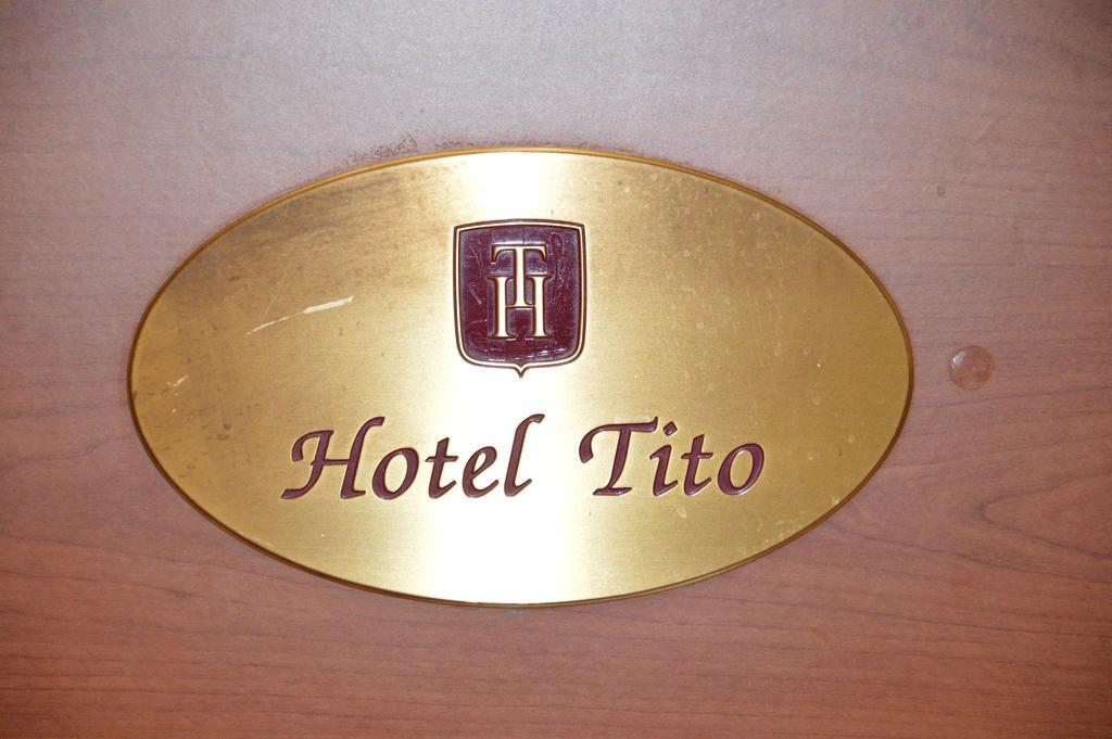 Hotel Da Tito Mestre Bagian luar foto